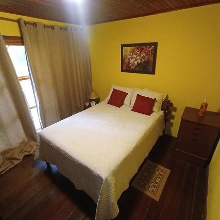 Sitio Recanto Da Paz Chales - Casa E Chale Para Temporada Sao Pedro da Serra  Room photo